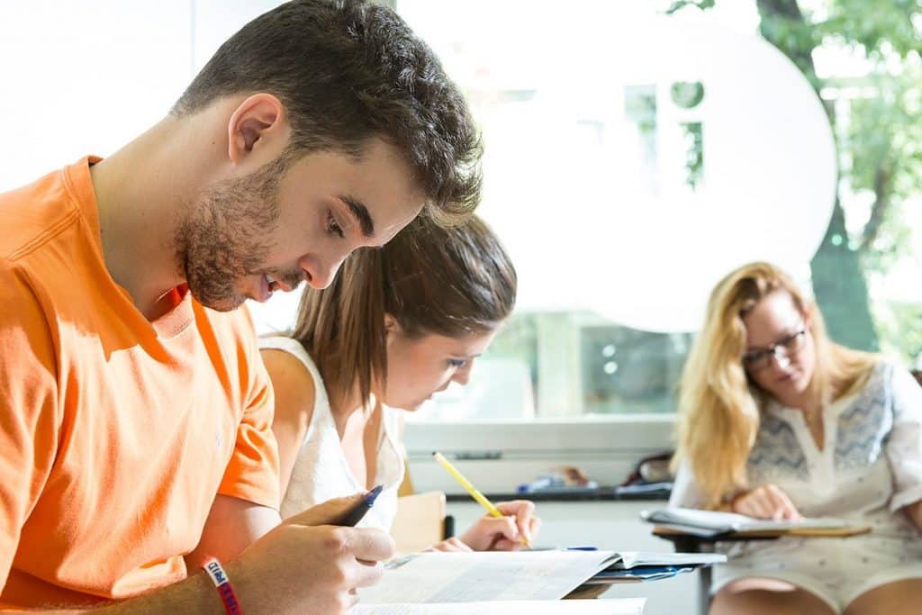 Intensive Spanish Course 30 - IH Madrid