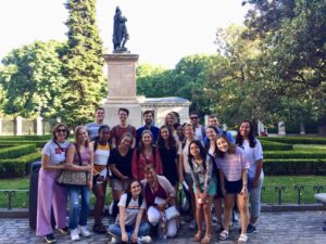 Museo del Prado Estatua de Murillo (muy bonita)